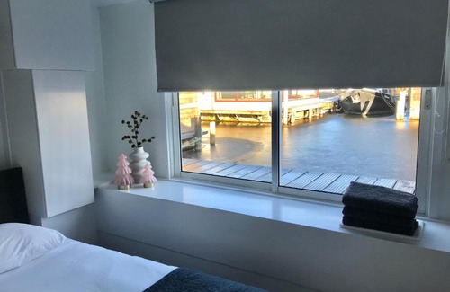 Municipality of Aalsmeer Boat Rental | Quiet Waterloft near Amsterdam and Schiphol WS11