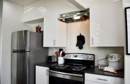 Baker City Apartment | Quinn`s Cottage! Adorable Downtown Home!