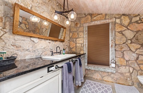 Helotes Cabin | Quirky, Tiny Lodge and San Antonio Hill Country