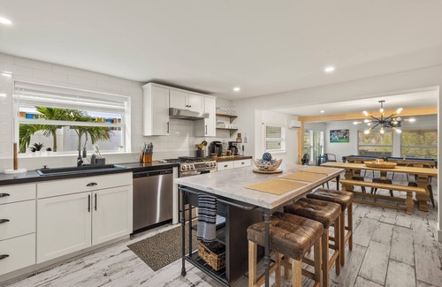 Bonita Springs House | Quite Bonita Springs neighborhood near golf, beaches and hopping w/swim spa