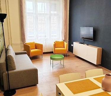 Jozsefvaros Apartment | Rákóczi Residence1274 I 3BDRM I FreeParking I Self Check-In
