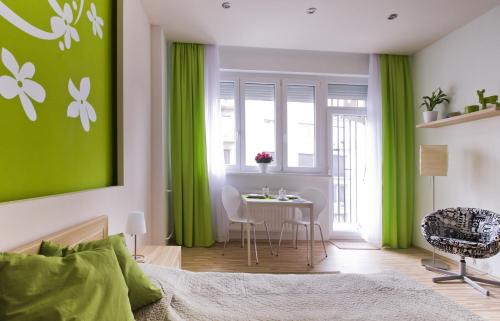 Inner City Budapest Apartment | Régiposta Studio