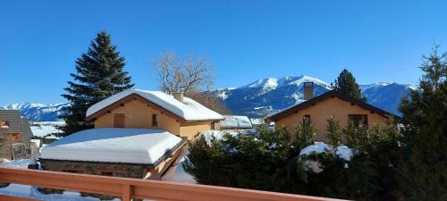Font-Romeu-Odeillo-Via Apartment | Résidence Campredon - Décoration typique - 25m2 de Terrasse aménagée plein sud avec vue panoramique - Internet - Jardin - Parking - Navette - Linge et Ménage en options payantes