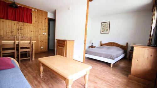 Puy-Saint-Vincent Apartment | Résidence Dame Blanche - DBA217 - APPT 1 CHAMBRE + CABINE - BALCON - 6 PERSONNES - Secteur 1800 MAE-2044