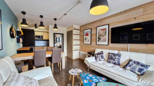 Flaine Apartment | Résidence Le Panoramic - Appartement spacieux · Départ et retour skis aux pieds · Piscine · Parking inclus · Spa MAE-6931