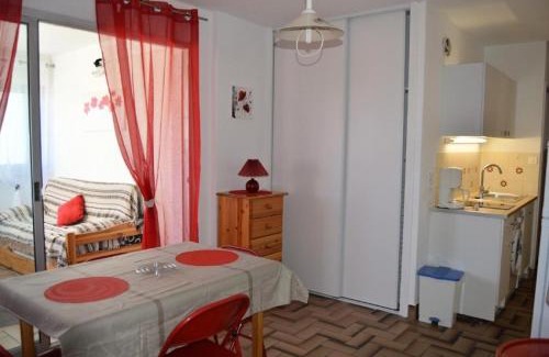 Port Leucate Apartment | Résidence Les Cyclades - STUDIO 4 PERSONNES 4 couchages PORT LEUCATE. Réf: 2CYC 38A MAE-4884