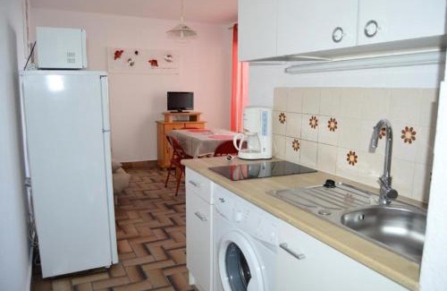 Port Leucate Apartment | Résidence Les Cyclades - STUDIO 4 PERSONNES 4 couchages PORT LEUCATE. Réf: 2CYC 38A MAE-4884