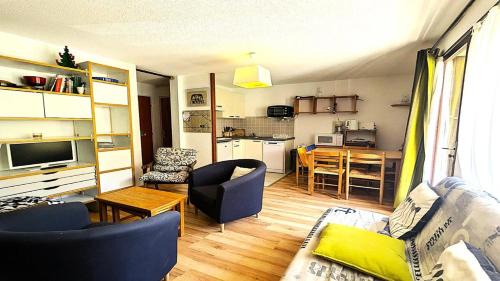 Puy-Saint-Vincent Apartment | Résidence Les Eyssalarettes - Charmant appartement T3 avec balcon 4/6 personnes MAE-6821