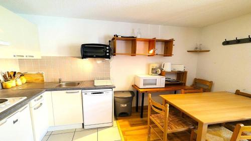 Puy-Saint-Vincent Apartment | Résidence Les Eyssalarettes - Charmant appartement T3 avec balcon 4/6 personnes MAE-6821