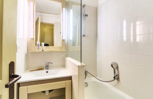 Le Lavandou Apartment | Résidence Pierre & Vacances L'Anse de Pramousquier - Studio 4 people - 1 sleeping area - Air-conditioned - Terrace or balcony