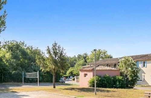 Les Restanques Apartment | Résidence Pierre & Vacances Les Parcs de Grimaud*** - Apartment for 6 people - 1 bedroom + 1 sleeping area - Terrace or balcony
