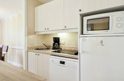 Behobie Apartment | Résidence Pierre & Vacances Le Domaine de Bordaberry - Apartment for 8 people - 2 bedrooms + 1 sleeping area - Terrace or balcony