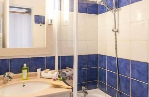 Giens Apartment | Résidence Pierre & Vacances La Pinède*** - Apartment for 4 people - 1 bedroom - Terrace or balcony - Sea view