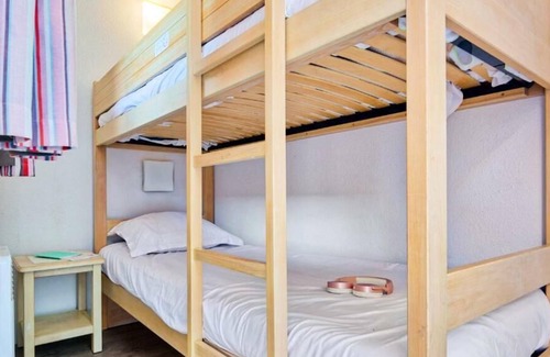 Giens Apartment | Résidence Pierre & Vacances La Pinède*** - Apartment for 6 people - 1 bedroom + 1 sleeping area - Terrace or balcony - Garden view
