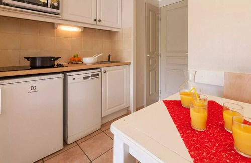 Giens Apartment | Résidence Pierre & Vacances Le Hameau de la Pinède *** - Apartment 4 people - 1 bedroom - Terrace or balcony - Air-conditioned