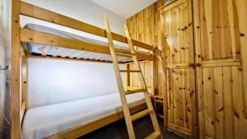 Flaine Apartment | Résidence Pollux - Studio confortable avec cabine · Proche des pistes et des commerces · Balcon MAE-7415