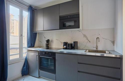 Ternes Apartment | Résidence Porte Maillot Arc de triomphe by Studio prestige