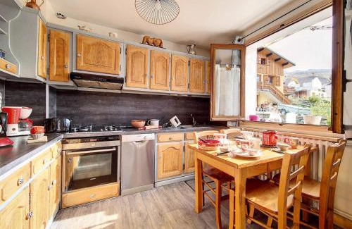 Saint-Marcel Ski Chalet | Résidence Saint Marcel - Chalet familial · Centre village de St Marcel · Terrasse ouest MAE-2924