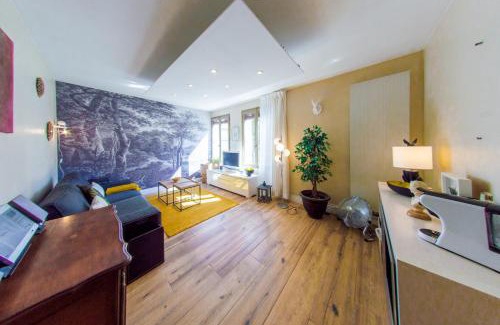 Centre Historique Apartment | RétroMirabeau "Le Raspaïl" - 65m2 avec VUE - 2 CHAMBRES - 4 pers - COURS MIRABEAU HALLES GARE - EMPLACEMENT TOP - Chèques Vacances CONNECT