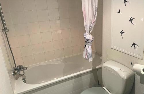 Lourdes Apartment | [Rêve Rose] Studio Équipé, Wifi, Vue