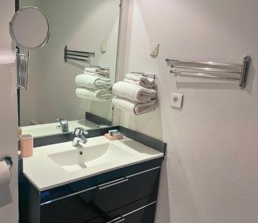 Lourdes Apartment | [Rêve Rose] Studio Équipé, Wifi, Vue