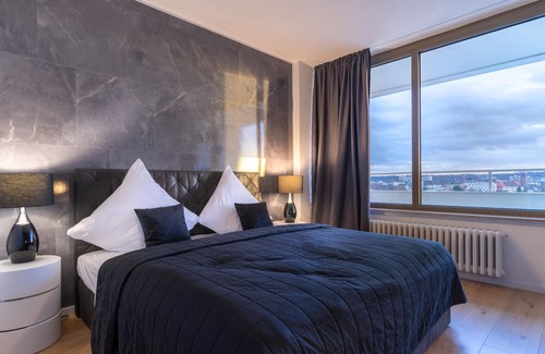 Suedviertel Apartment | RüSuite XL | 2-room apartment | balcony | Netflix