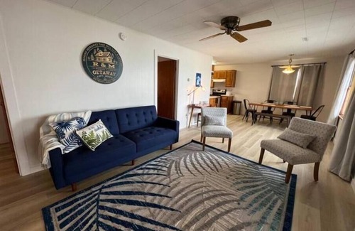 Detroit Lakes Cabin | R and M Escape