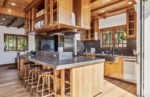 Mill Valley Villa | "R" House Beach Villa