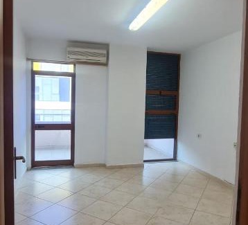 Tirana Apartment | R&R