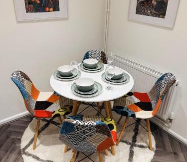 Cradley House | R1 - En-suite Private Room in Birmingham House - Quinton