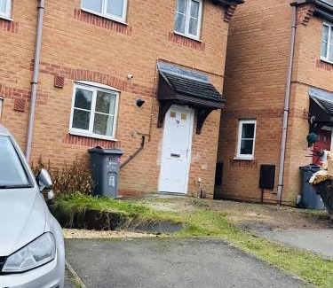 Cradley House | R3 - Private Room with Kitchenette and Lounge in Birmingham House - Quinton