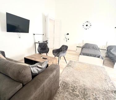 Jozsefvaros Apartment | R78 Apartment