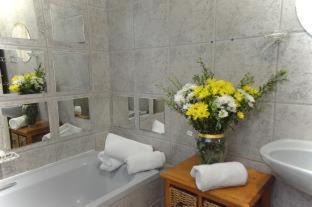 Krugersdorp North Hotel | Rabbit Hole Hotel