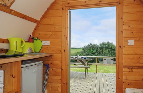 Liskeard Cottage | RABBIT WARREN @ PENBUGLE ORGANIC FARM, pet friendly in Duloe
