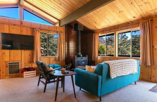 Pine Cove House | RACC00N Rock Charming Hot Tub Cabin