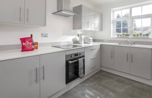 York Cottage | Racecourse Retreat - sleeps 9 guests in 5 bedrooms