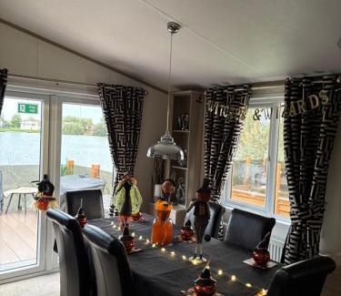 Tattershall House | Rachels Luxury Tattershall Hot Tub & Fishing Retreat