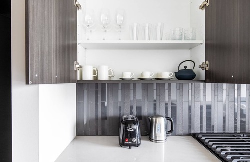 West Loop Apartment | Rad West Loop 1BR w/Pool, Gym, nr. Restaurant Row, by Blueground