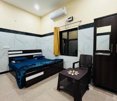 Vrindavan House | Radha Kunj Bihari guest inn