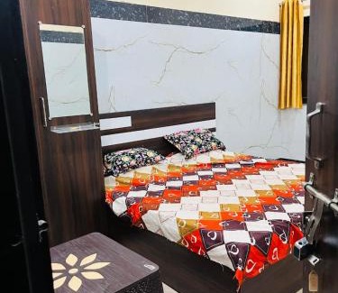 Vrindavan House | Radha Kunj Bihari guest inn