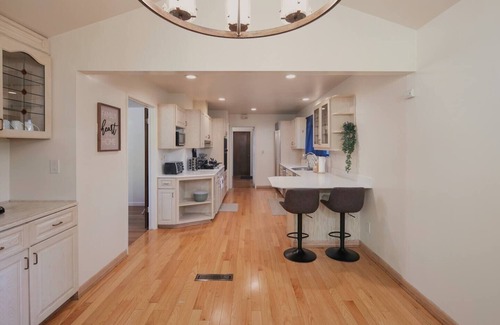 Monterey Apartment | Radiant Monterey Escape 4bed/3bath