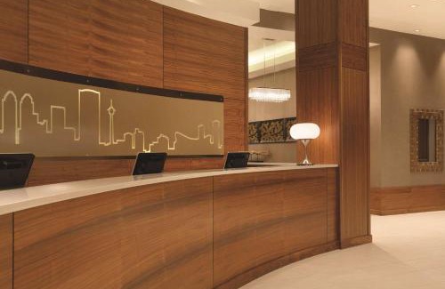 Calgary Hotel | Radisson Hotel & Conference Centre Calgary Airport