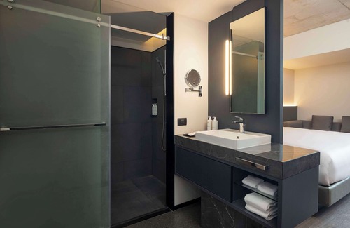Don Muang Hotel | Radisson Hotel Don Mueang Bangkok
