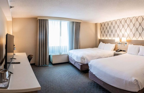 Downtown - Waterfront Hotel | Radisson Hotel Duluth - Harborview