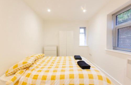 Southampton House | Radstock Road - Room 1a
