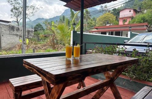 Nawalapitiya House | Rafting Reach Layathraa