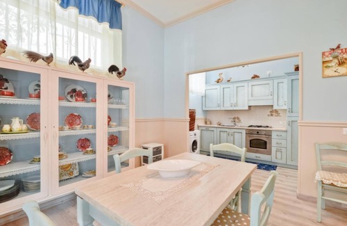 Agropoli Villa | Raggiola Poolside Apartment with private parking and garden