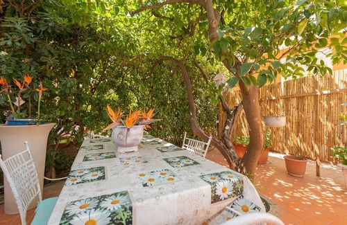 Agropoli Villa | Raggiola Poolside Apartment with private parking and garden