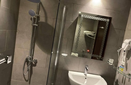 Dubai Hotel | Raha Grand Hotel