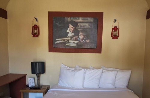 Williams Cabin | Railcar Suite For Two!